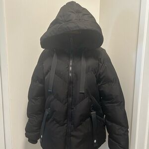 Elegant Black Hooded Puffer Jacket